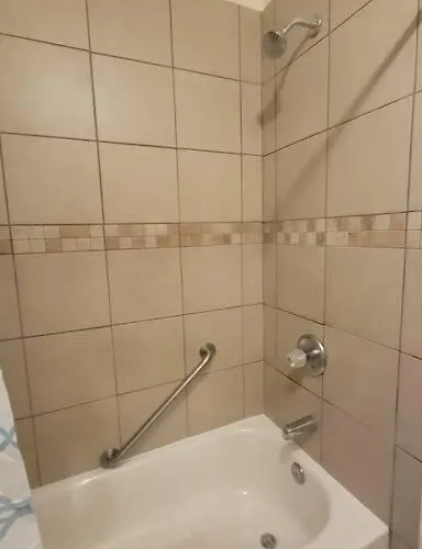 Chateau De Woodlawn - Peaceful 3 Bedroom Apartment. Apartamento Chicago